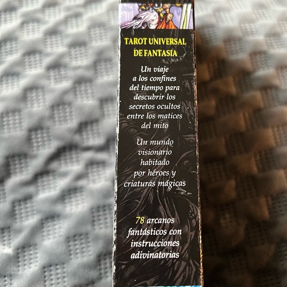 Tarot card deck - Universal Fantasy Tarot - Picture 6 of 7